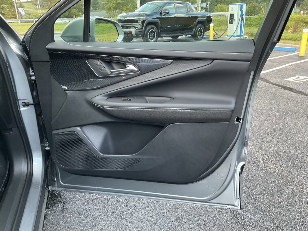 New 2026 Chevrolet Blazer EV LT image 18