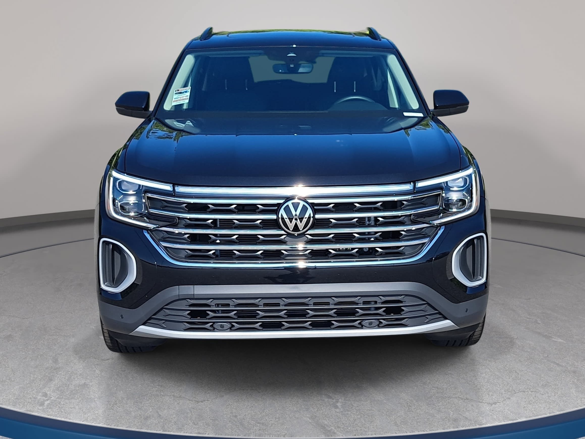 Used 2026 Volkswagen Atlas SE FWD image 2
