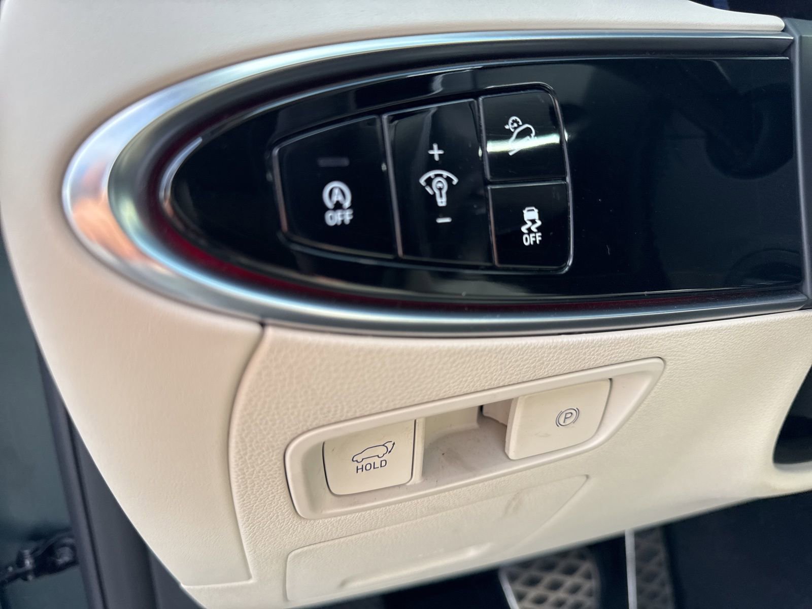 Used 2024 Genesis GV70 3.5T Sport w/ Sport Prestige Package image 21