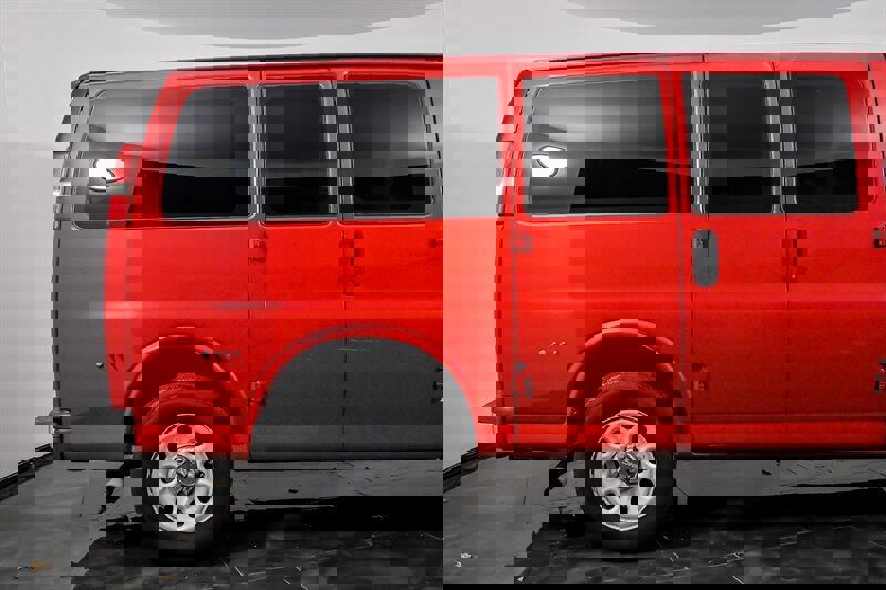 Used 2014 GMC Savana 1500 image 10