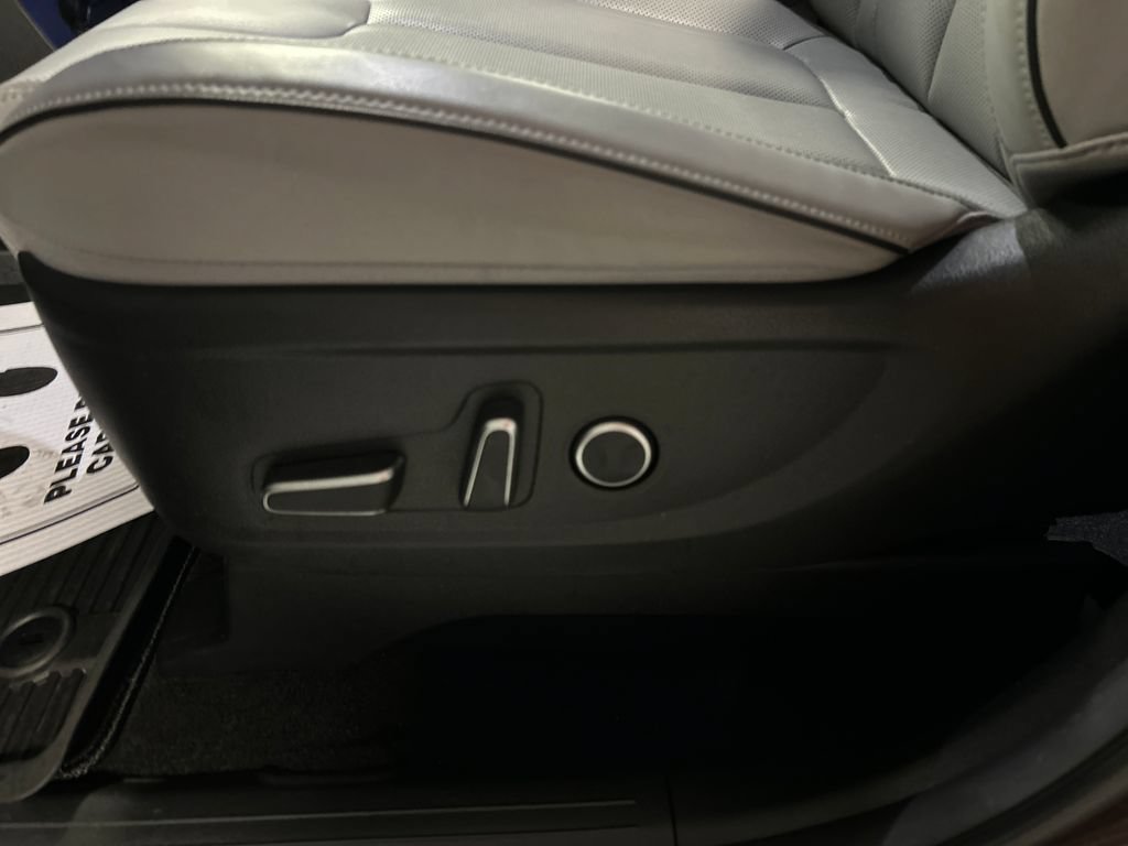 Used 2024 Hyundai Palisade SEL FWD image 11