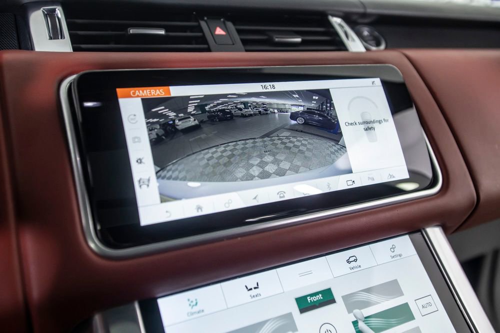 Used 2022 Land Rover Range Rover Sport SVR image 32