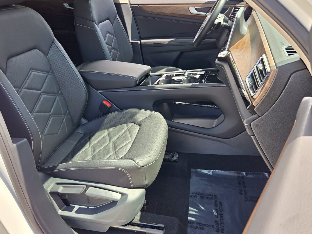 Certified 2026 Volkswagen Atlas SE w/ Panoramic Sunroof Package FWD image 17
