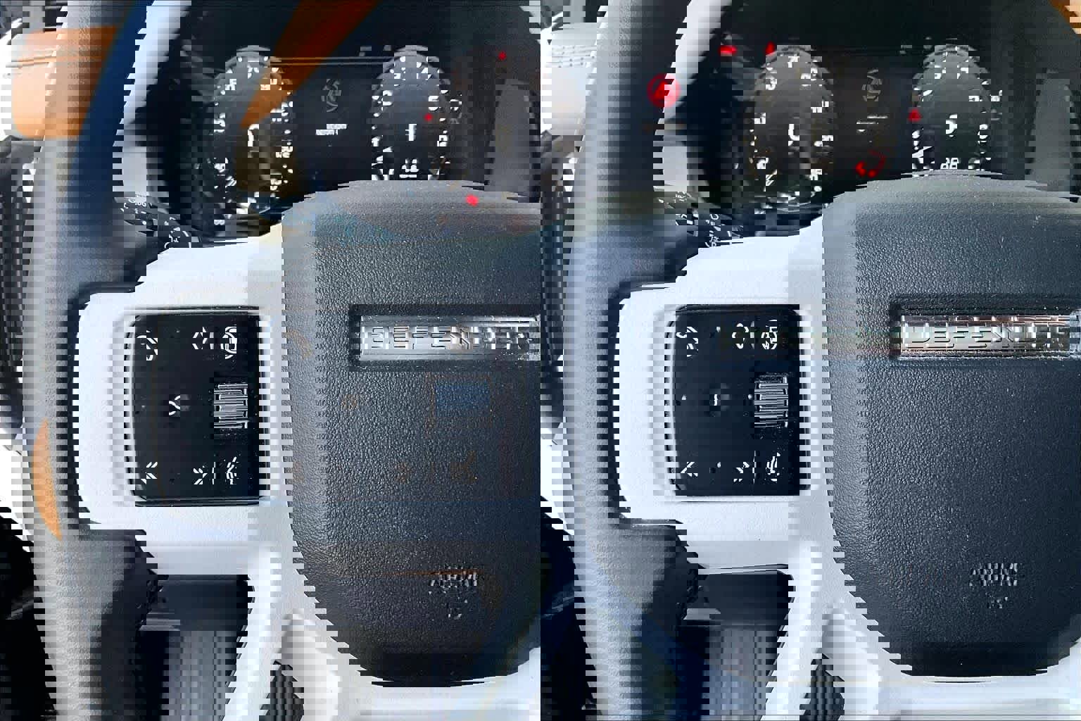 Used 2025 Land Rover Defender 110 X-Dynamic SE image 23