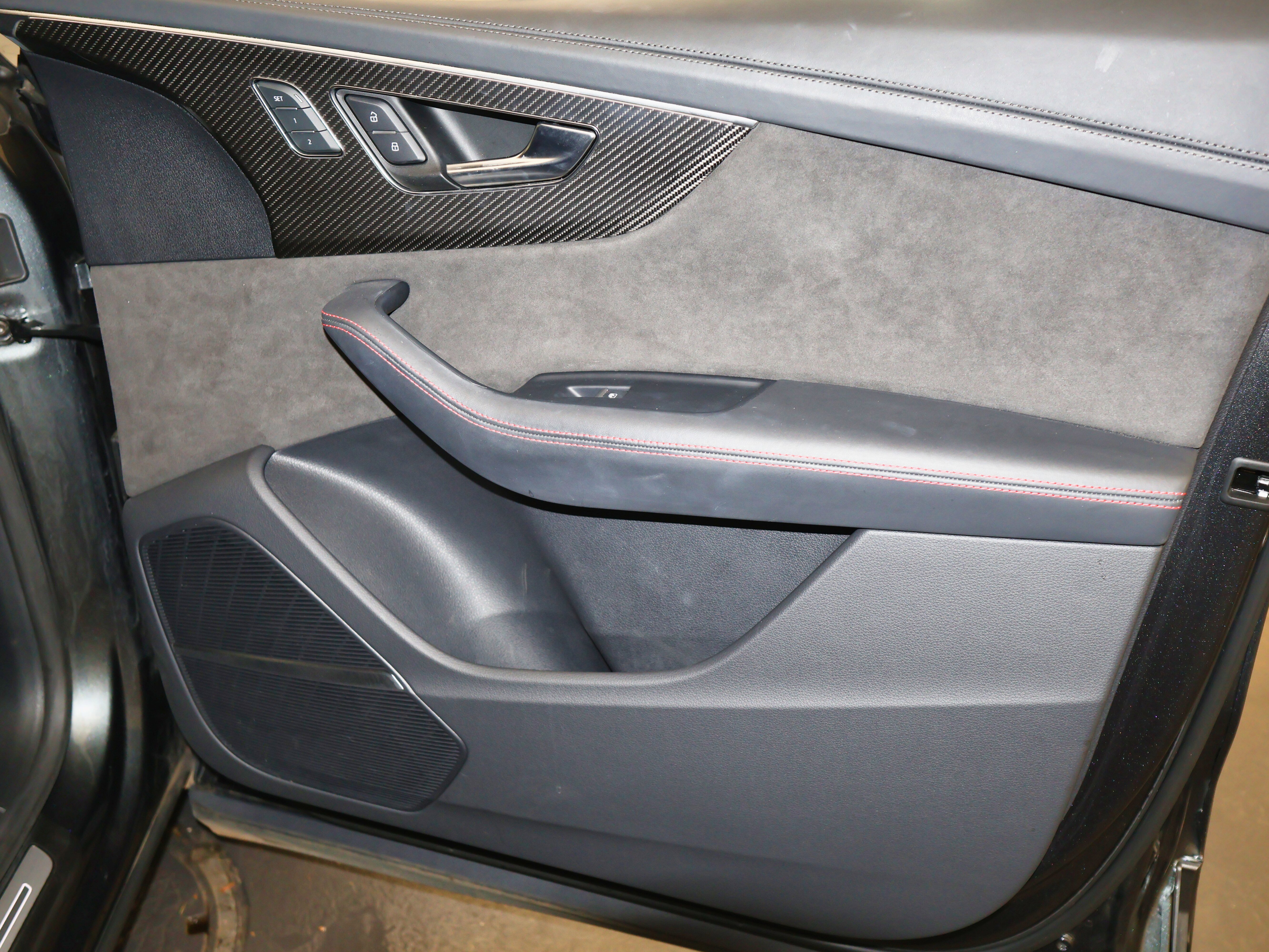 Used 2022 Audi RS Q8 w/ Black Optic Package image 54