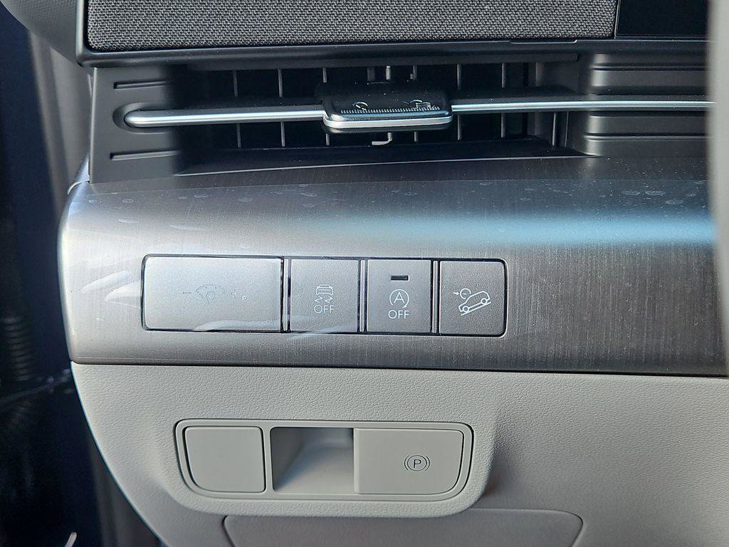 New 2026 Hyundai Kona SE image 8