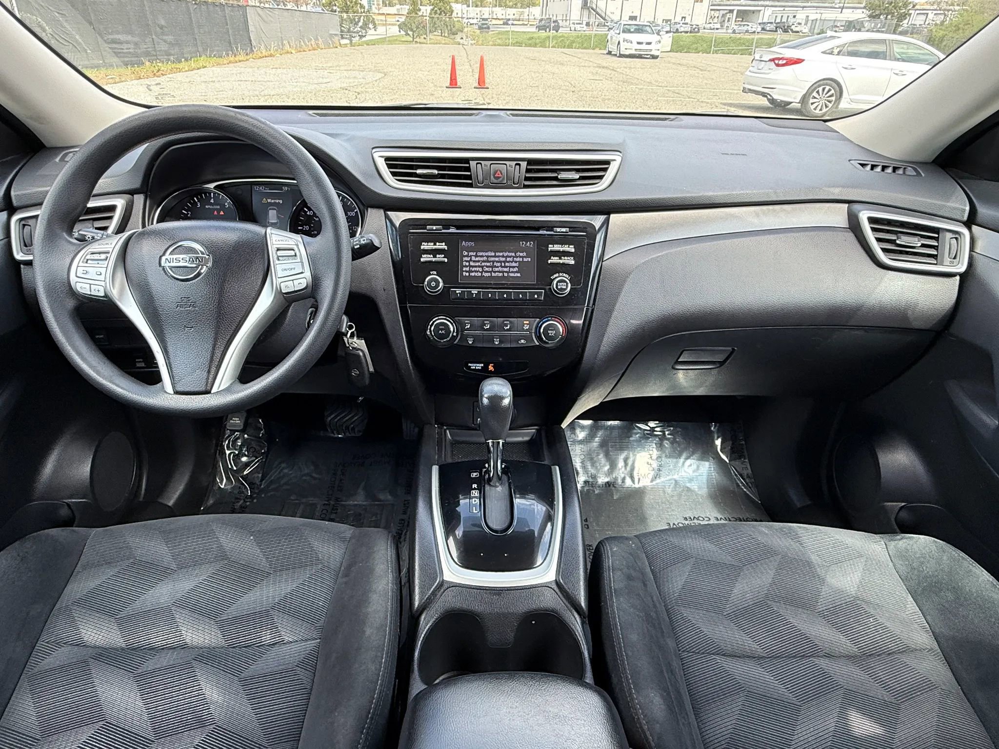 Used 2016 Nissan Rogue S image 3