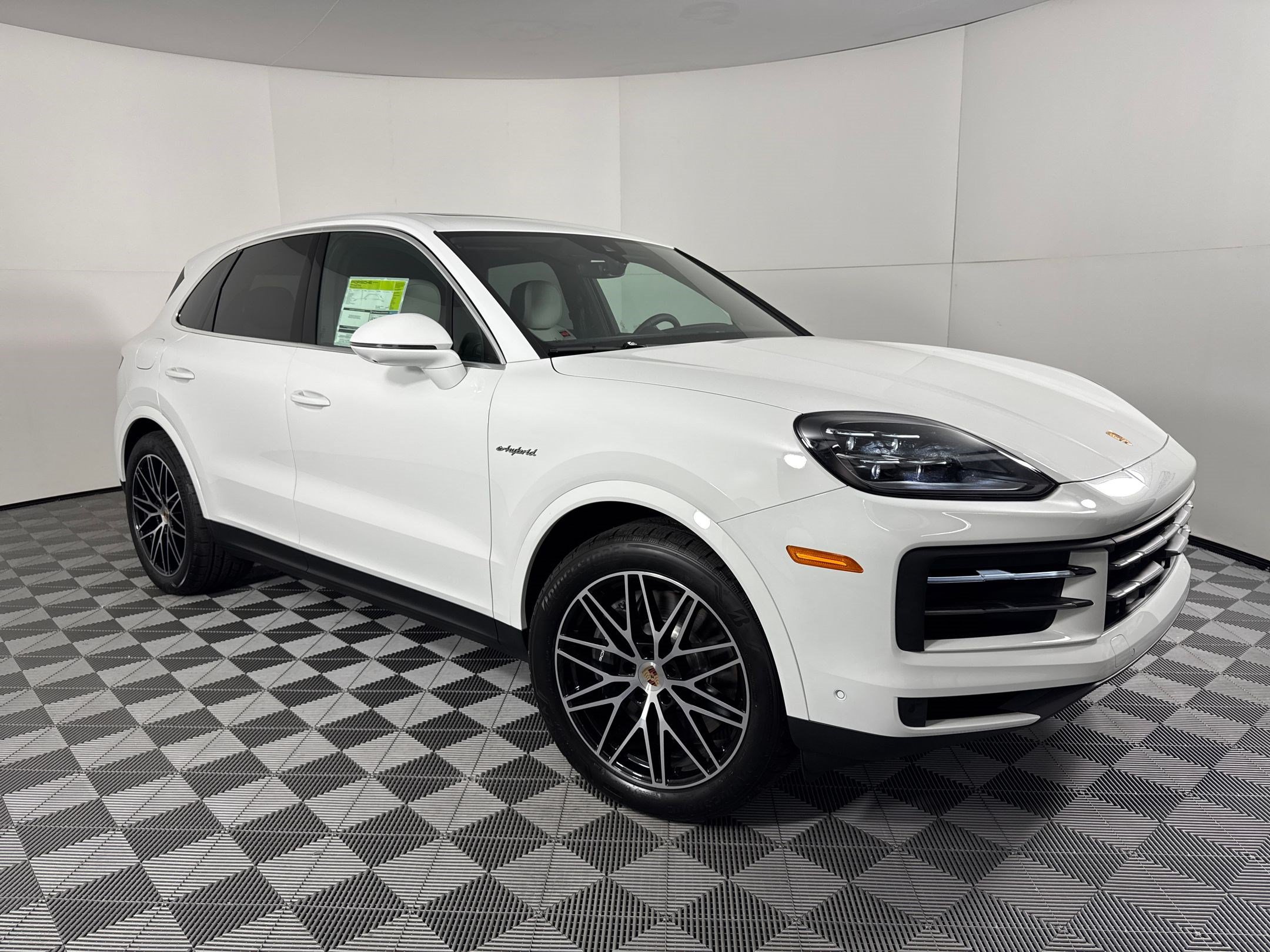 Certified 2026 Porsche Cayenne Coupe AWD/4WD image 9