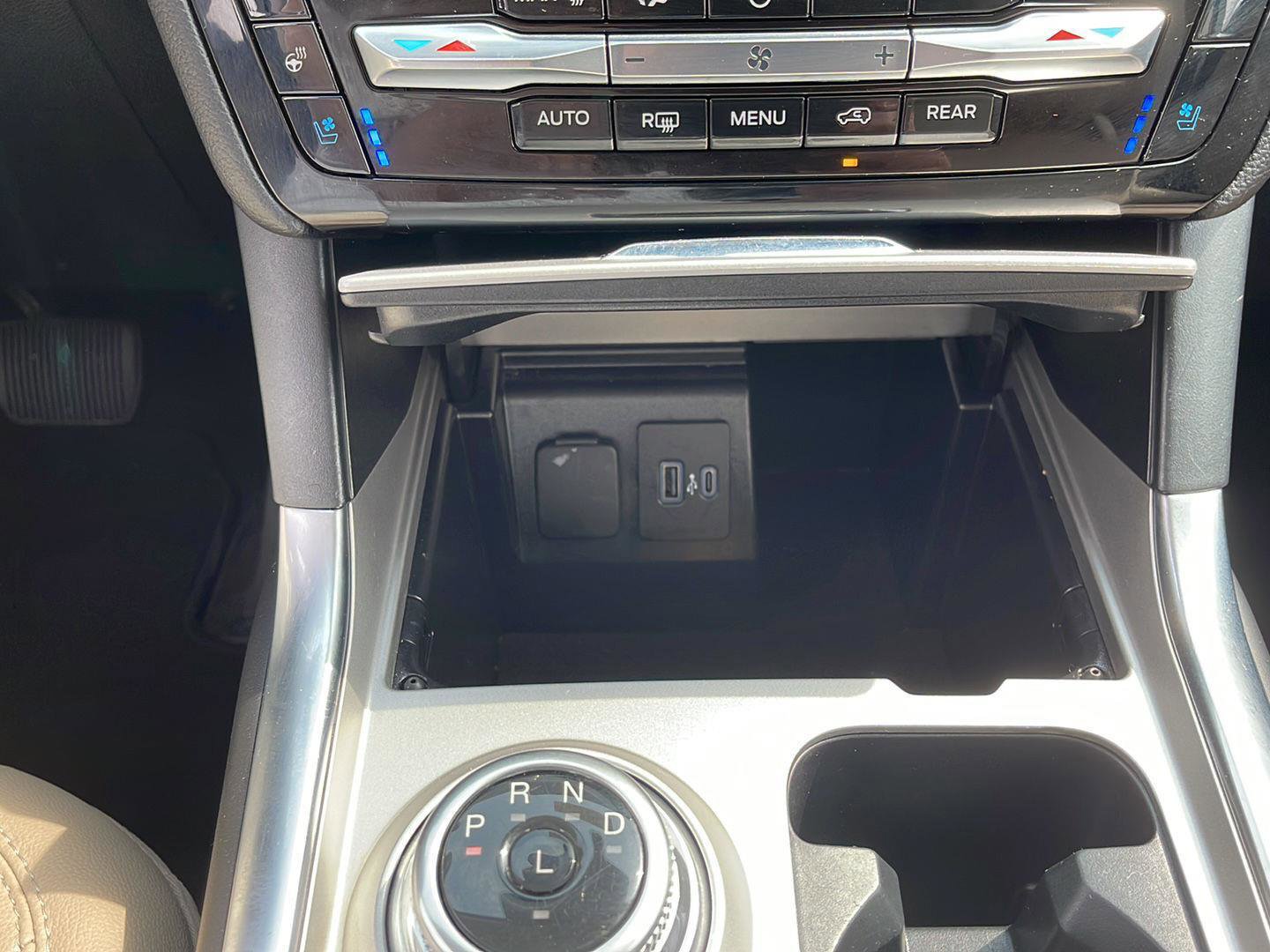 Used 2023 Ford Explorer Limited image 20