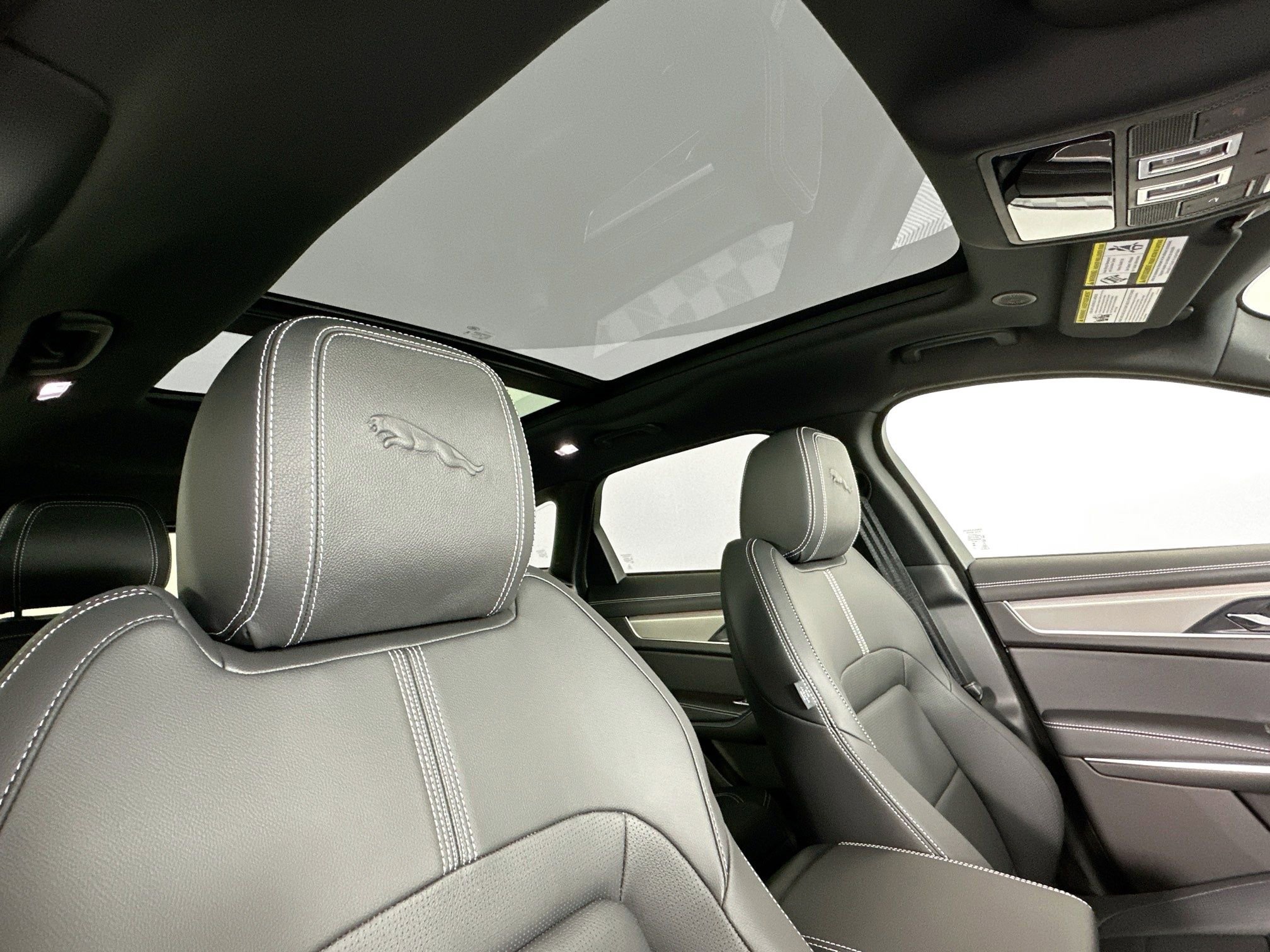 Certified 2026 Jaguar F-PACE R-Dynamic S AWD/4WD image 20
