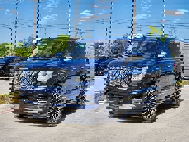 Used 2018 Lincoln Navigator Black Label w/ Cargo Package AWD/4WD image 2