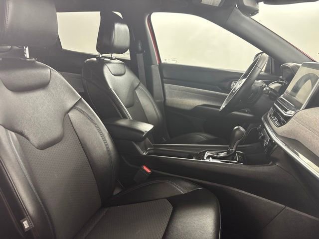 Used 2024 Jeep Compass Latitude image 18