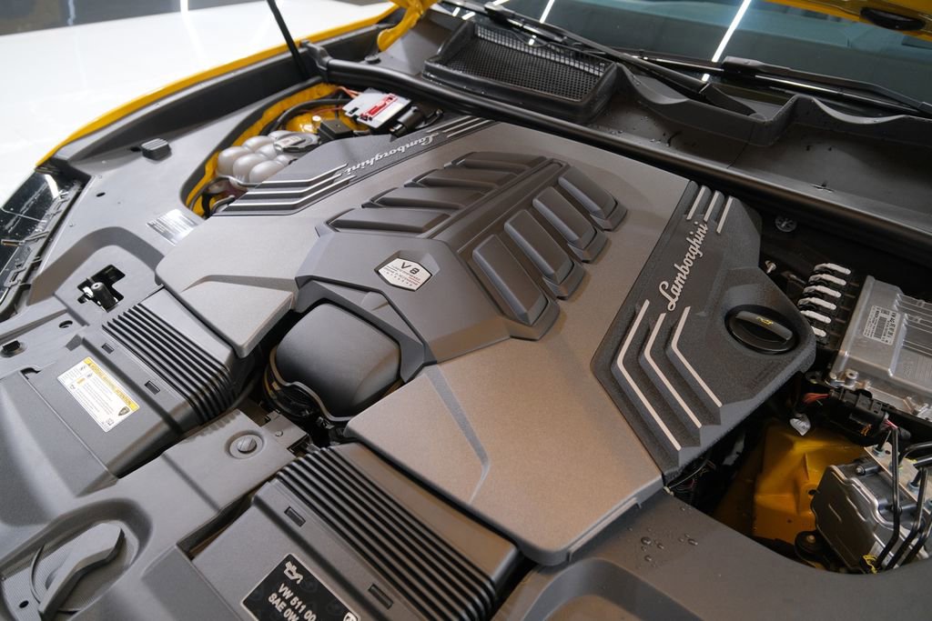 Used 2022 Lamborghini Urus image 77