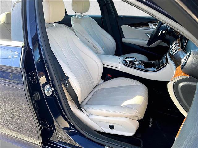 Used 2017 Mercedes-Benz E 300 4MATIC image 9