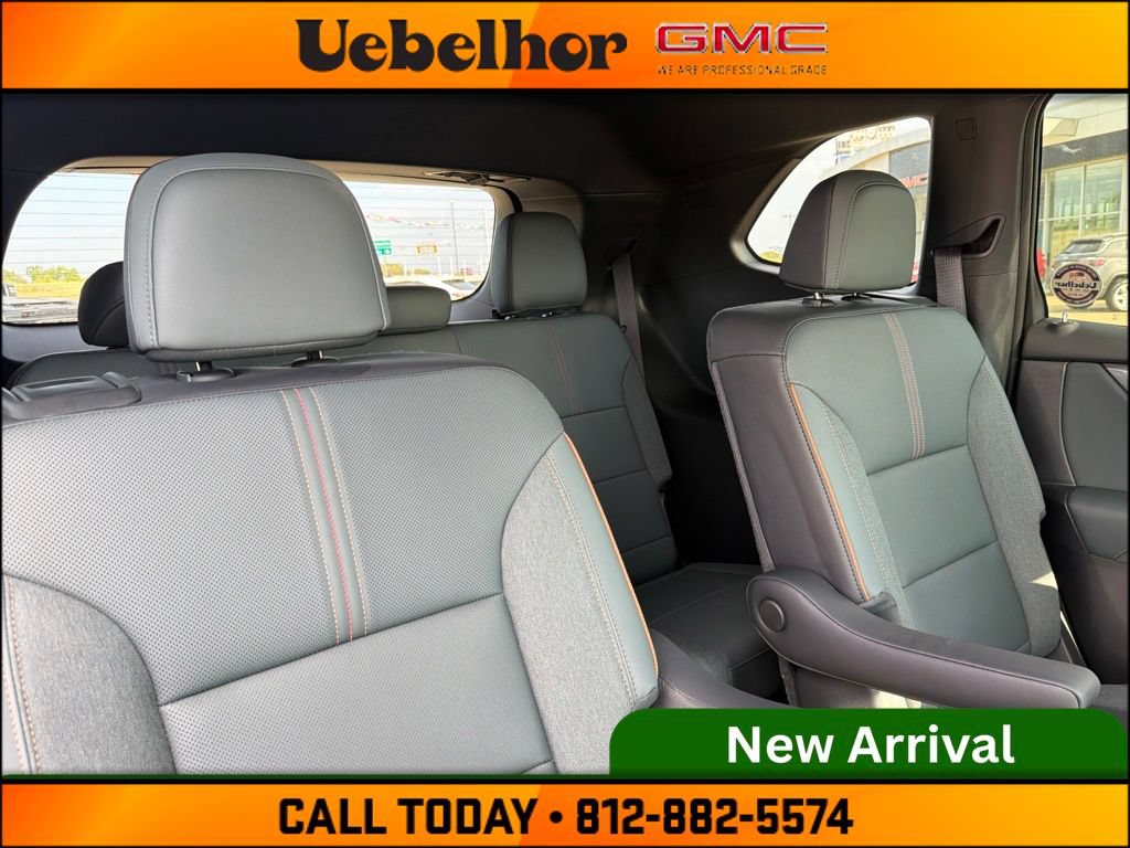 Used 2024 GMC Acadia AT4 AWD/4WD image 5