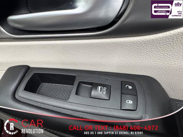 Used 2021 Chrysler Pacifica Touring-L FWD image 70