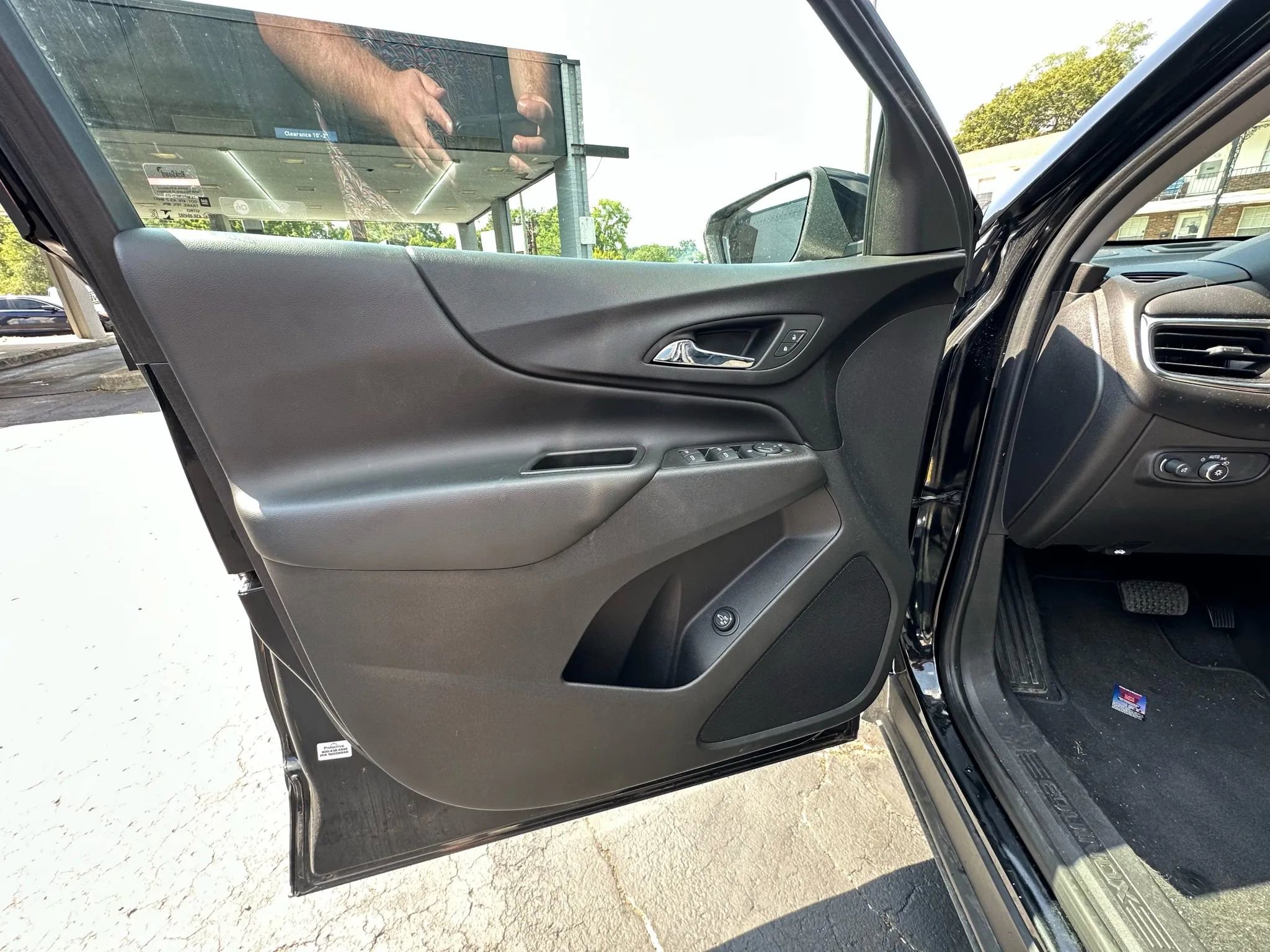 Used 2022 Chevrolet Equinox LT image 13