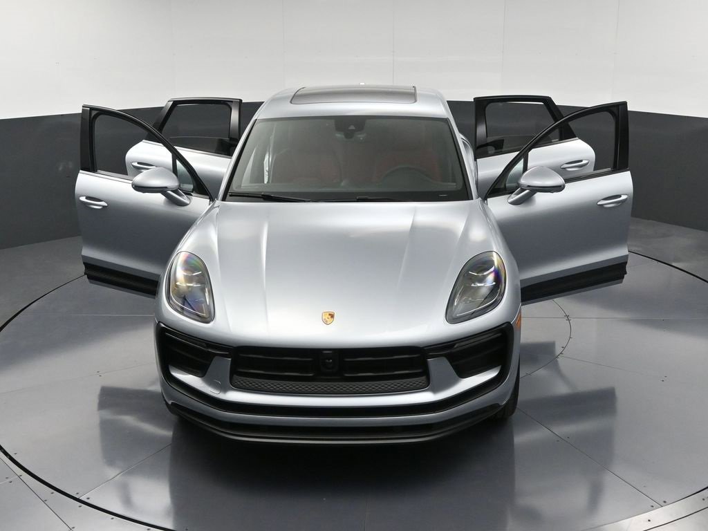 New 2026 Porsche Macan image 33