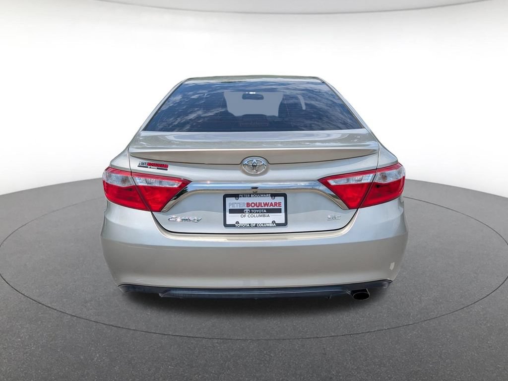 Used 2016 Toyota Camry SE FWD image 4
