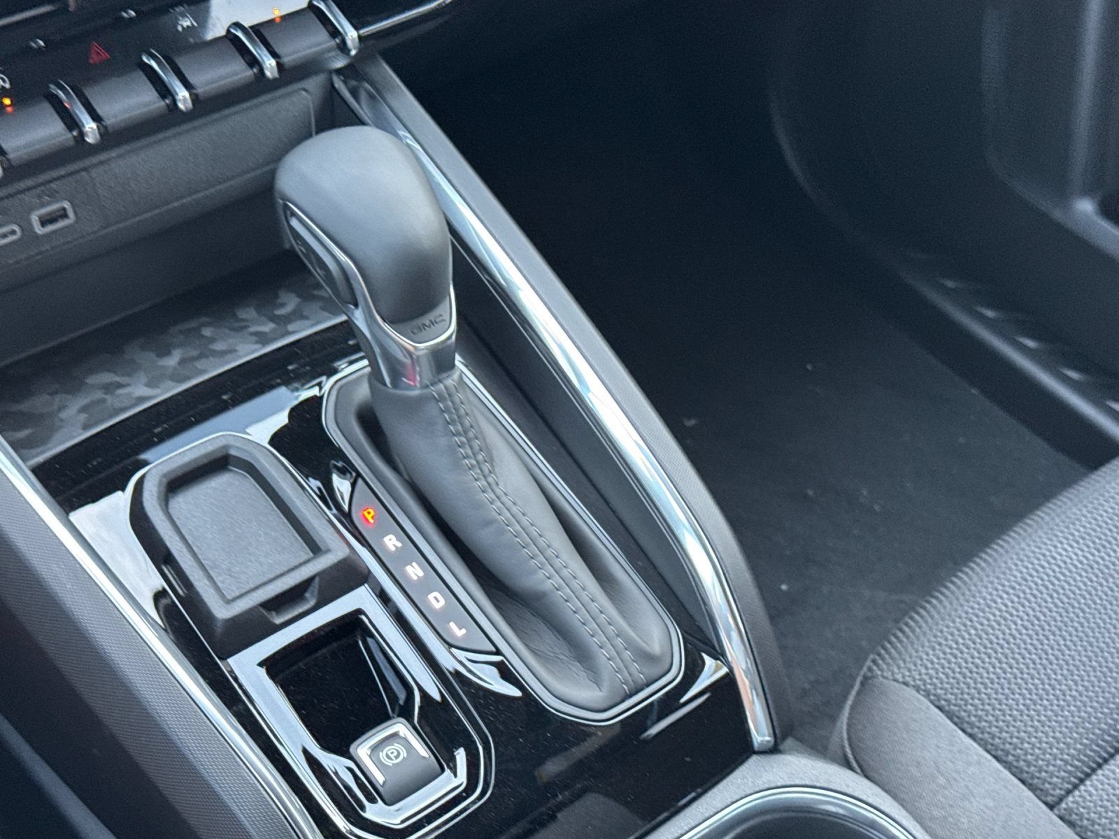 New 2026 GMC Canyon Elevation w/ Technology Package RWD image 19
