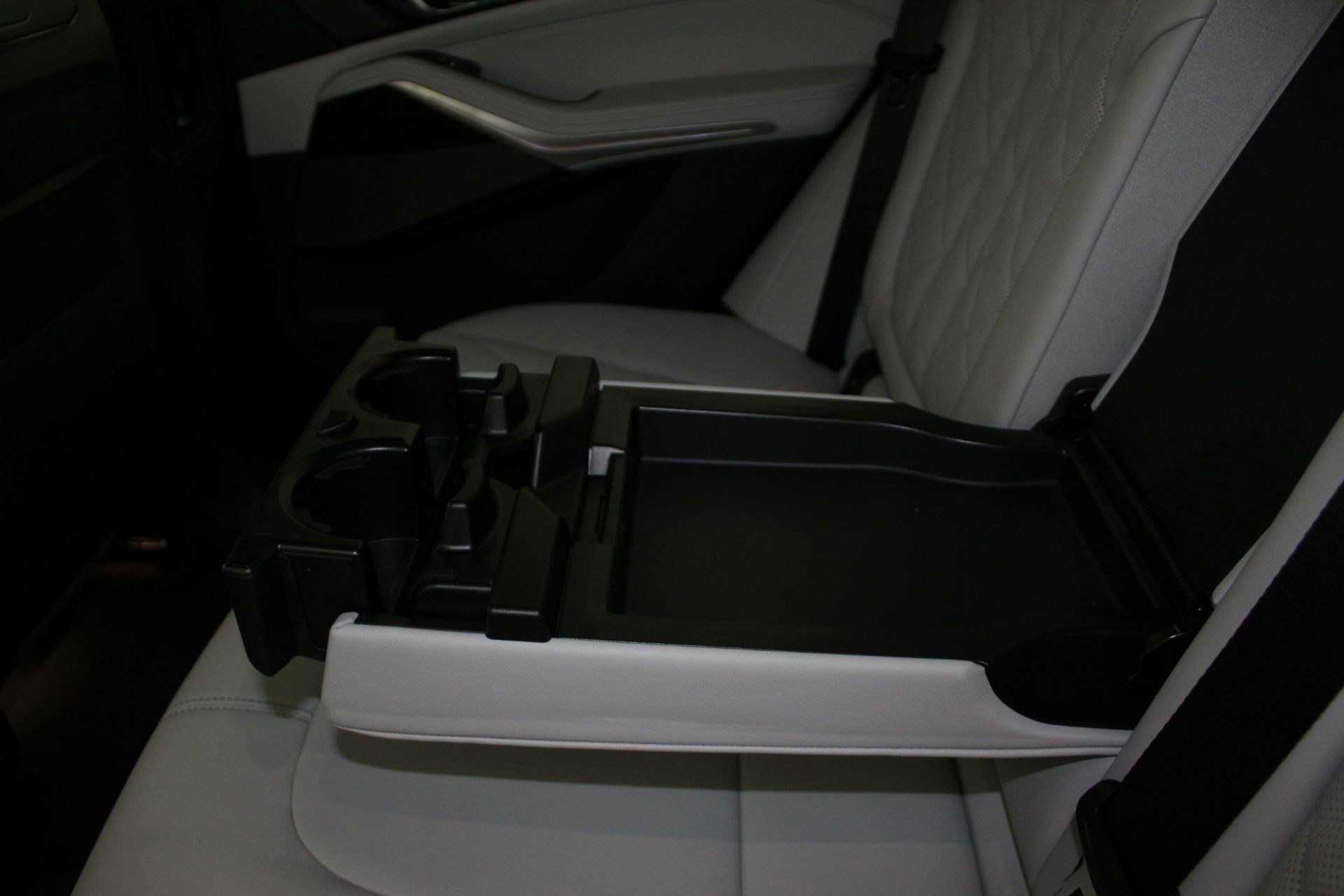 New 2026 BMW X5 sDrive40i w/ Climate Comfort Package RWD image 22