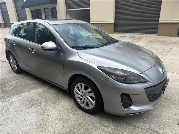 Used 2012 MAZDA MAZDA3 i Grand Touring image 2