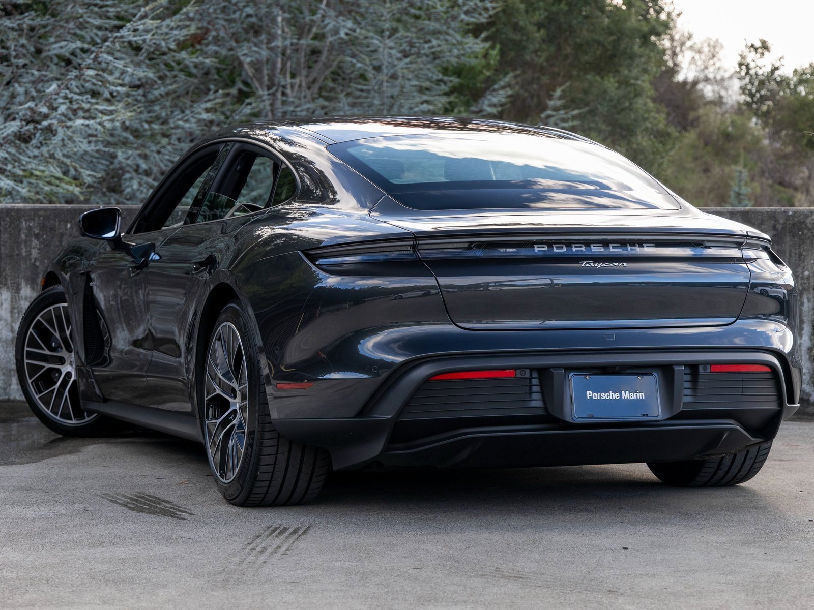 New 2025 Porsche Taycan image 3
