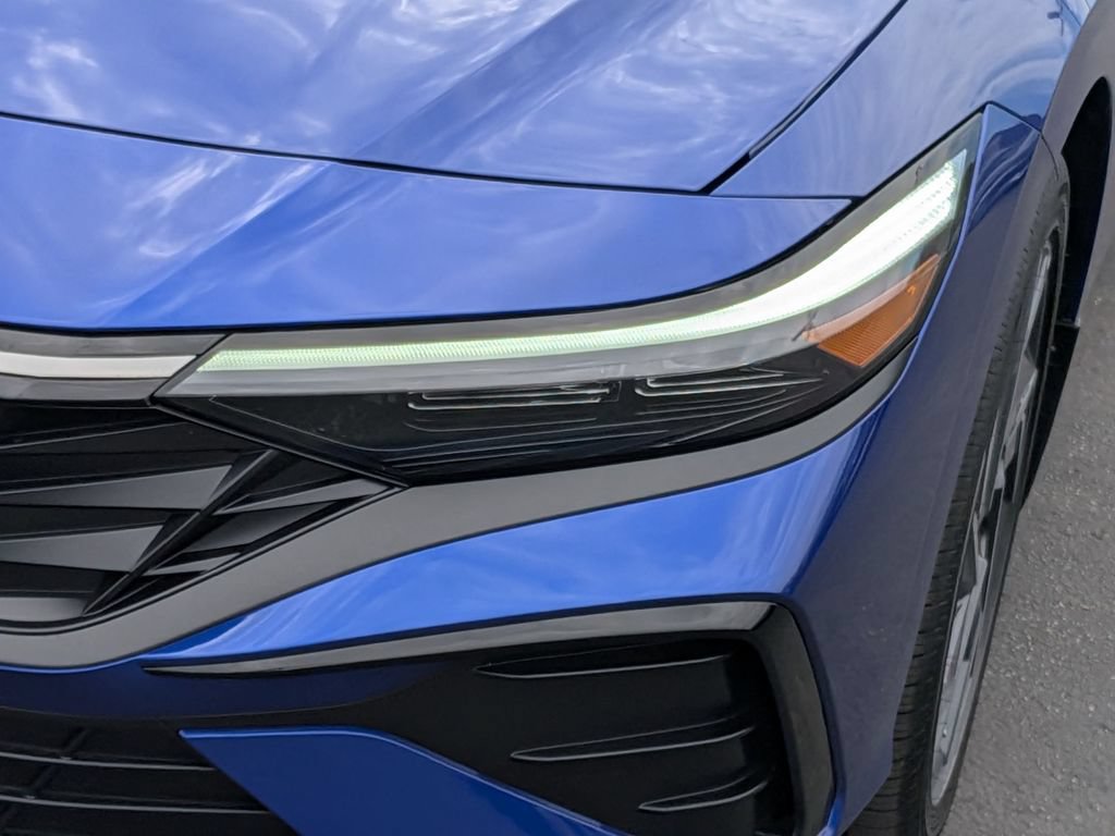 Certified 2026 Hyundai Elantra Limited FWD image 9
