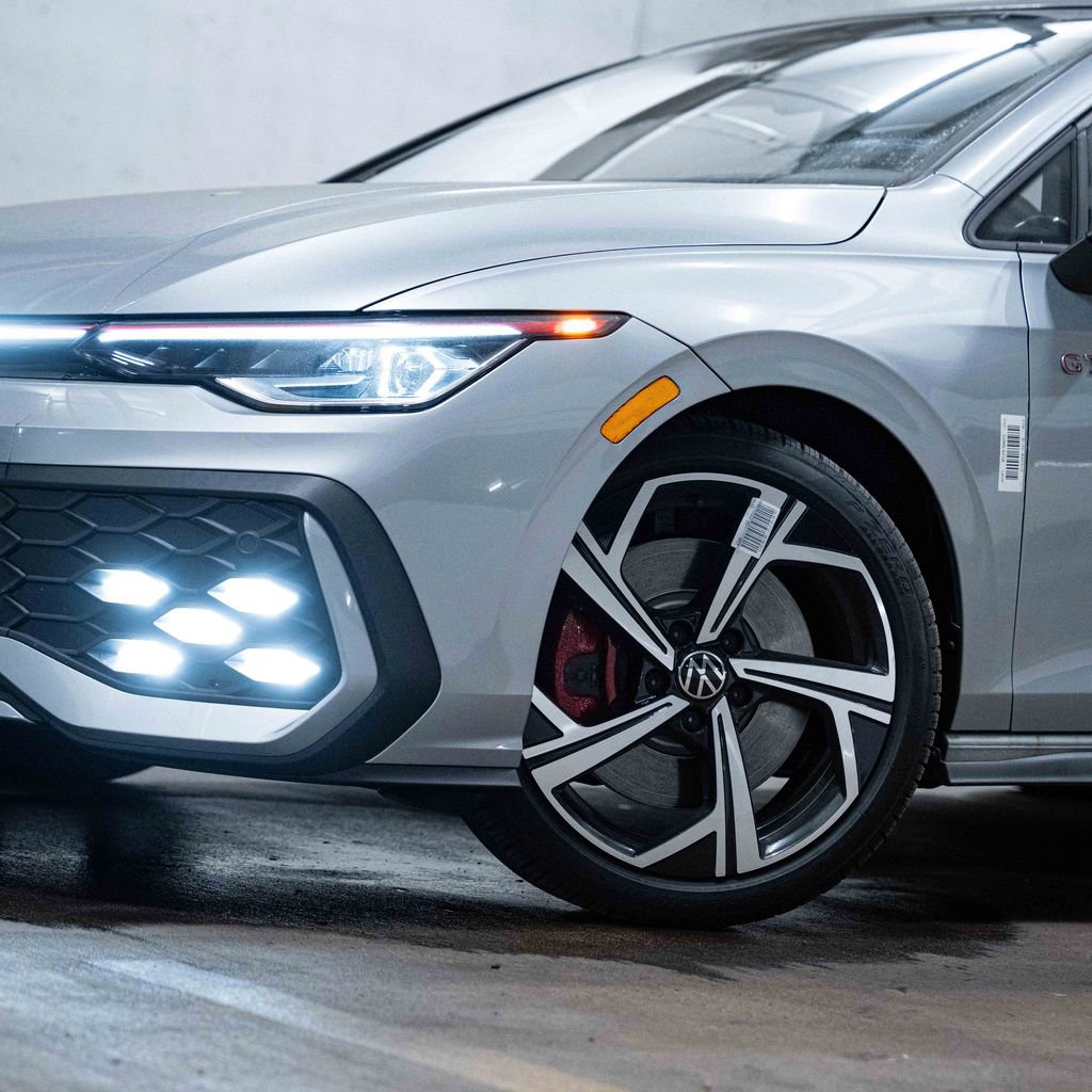 New 2026 Volkswagen GTI SE image 3