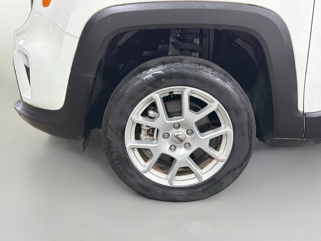 Used 2023 Jeep Renegade Latitude AWD/4WD image 30