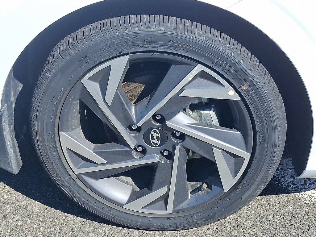 Used 2025 Hyundai Elantra SEL FWD image 9