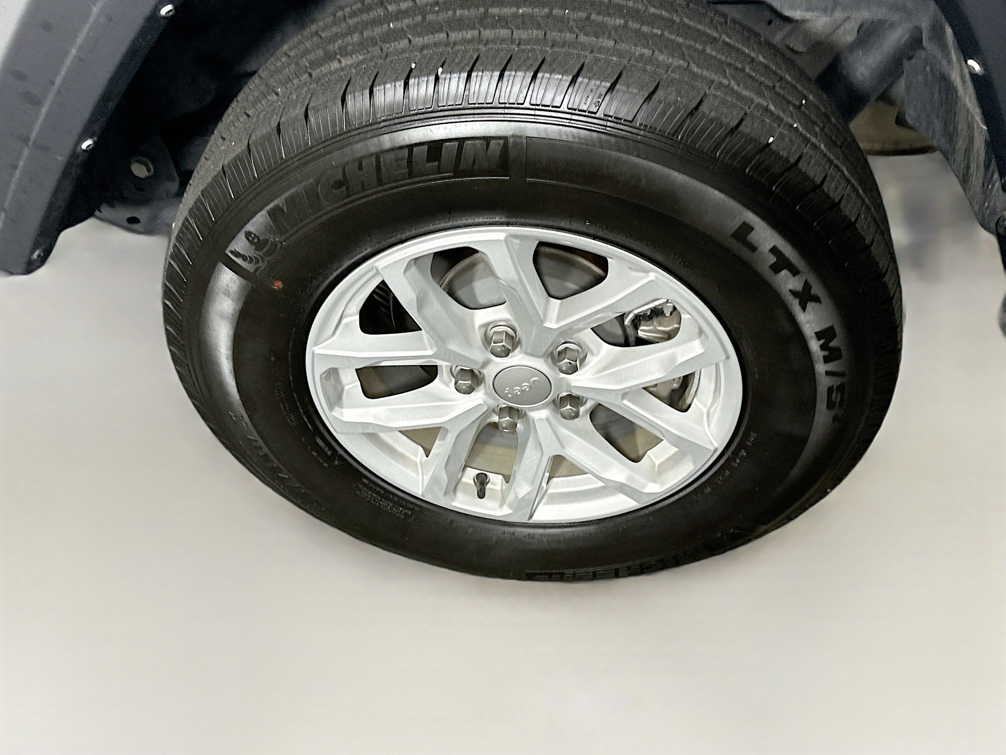 Used 2023 Jeep Wrangler Sport AWD/4WD image 11