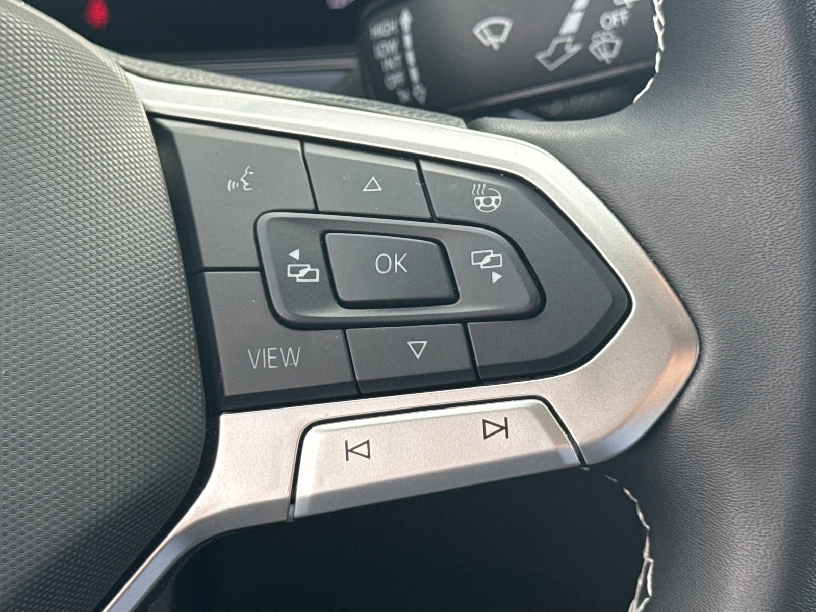 Certified 2024 Volkswagen Taos SE image 19