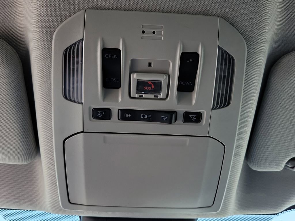 Used 2022 Toyota Highlander Limited image 16