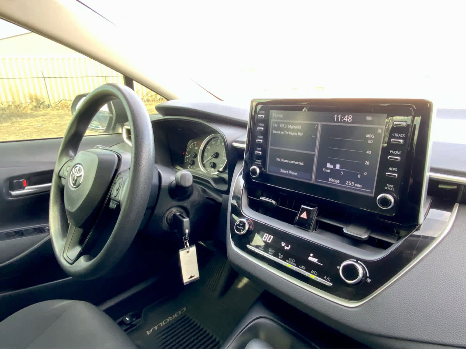 Used 2020 Toyota Corolla LE image 39