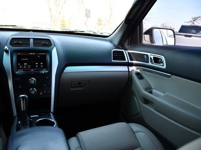 Used 2015 Ford Explorer XLT w/ Equipment Group 202B image 19