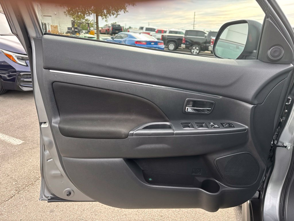 Used 2025 Mitsubishi Outlander Sport AWD image 10