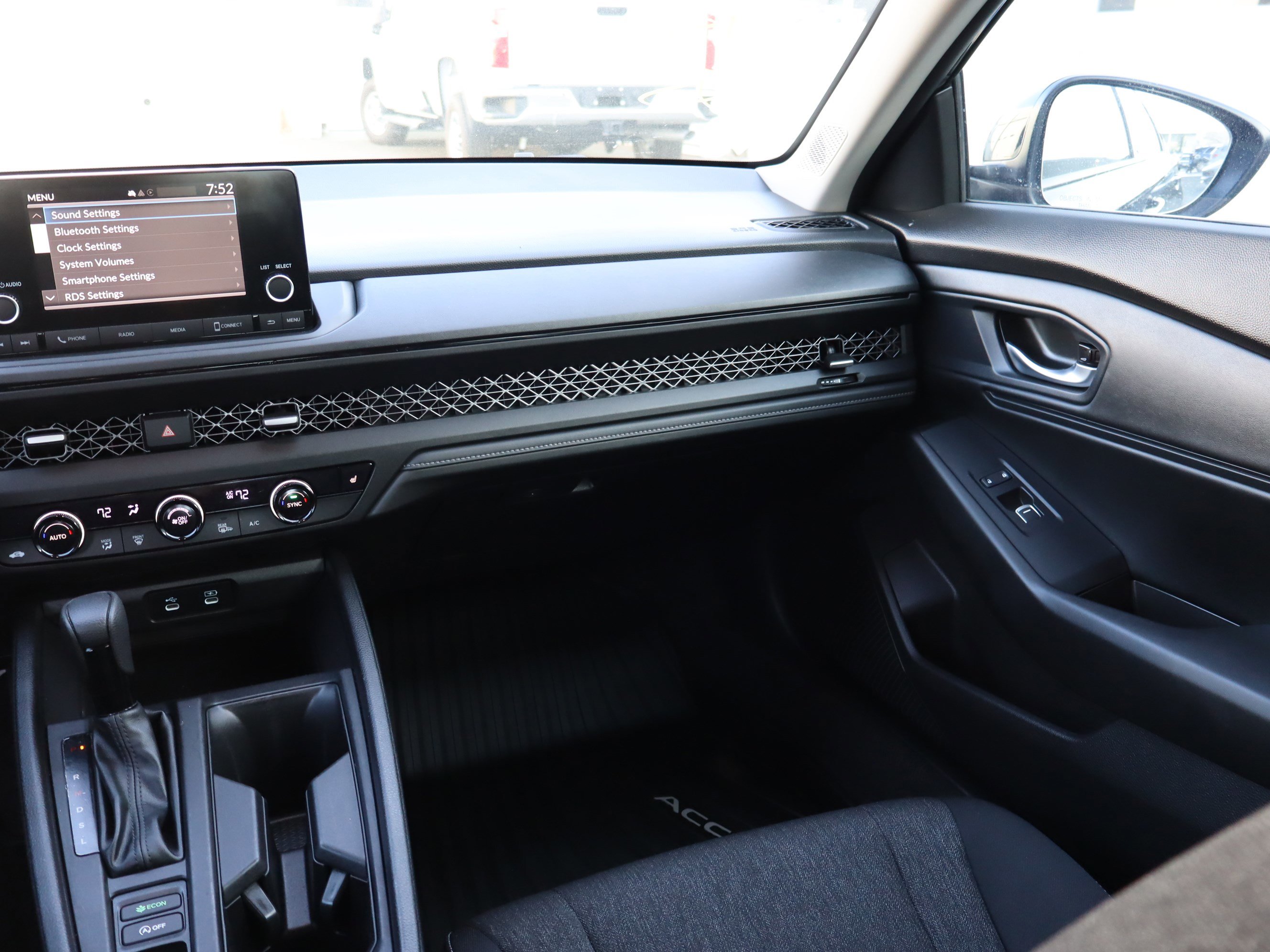 Used 2025 Honda Accord SE image 13