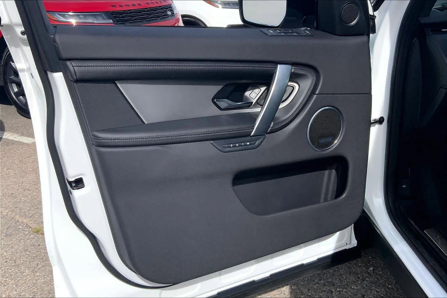 New 2026 Land Rover Discovery Sport Landmark AWD/4WD image 10