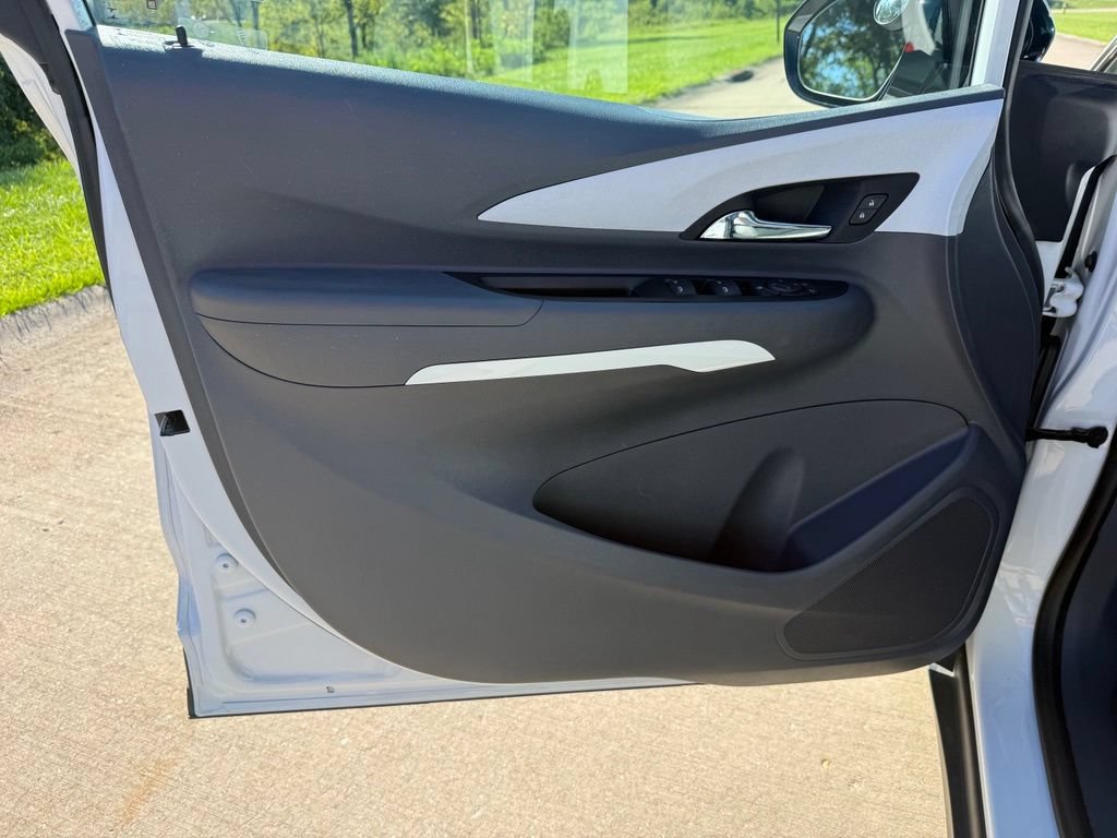 Used 2021 Chevrolet Bolt LT FWD image 23