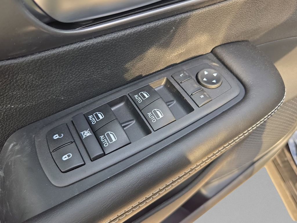 New 2026 Chrysler Pacifica Select FWD image 13