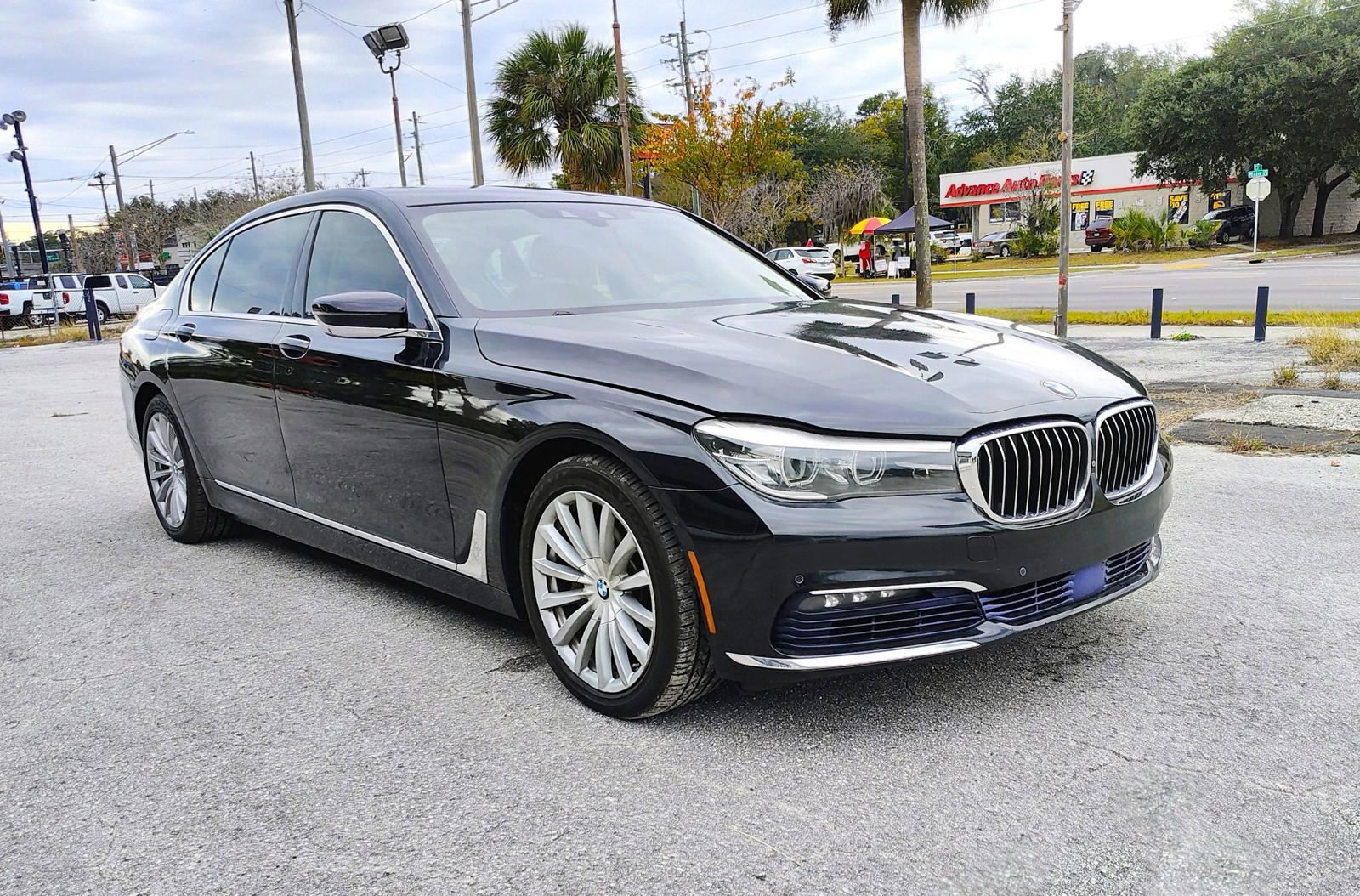 Used 2016 BMW 740i 740i Sedan 4D image 2