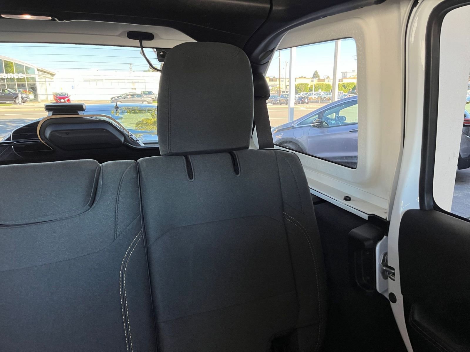 Used 2025 Jeep Wrangler Sahara image 37