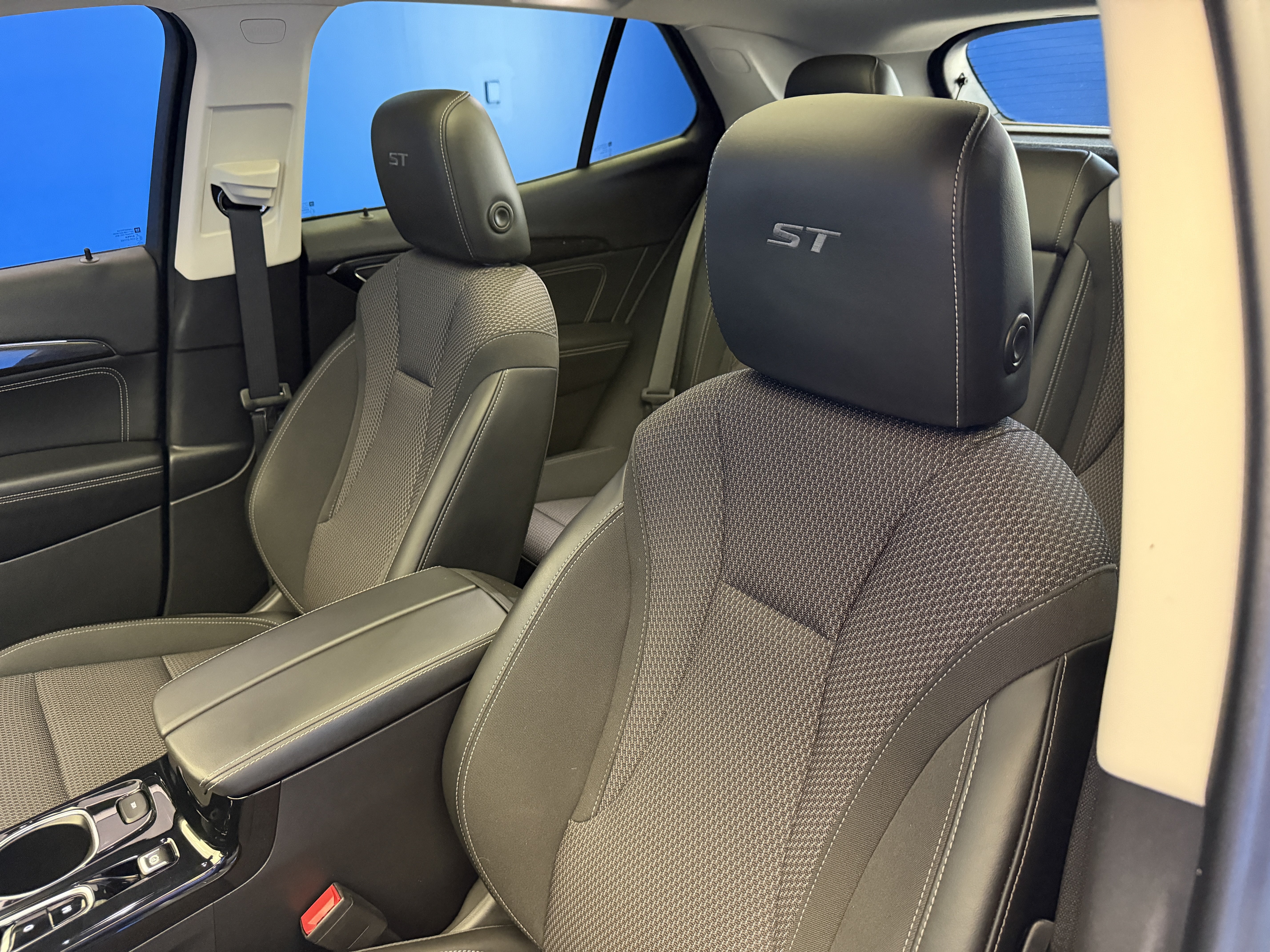 Used 2022 Buick Envision Preferred FWD image 12
