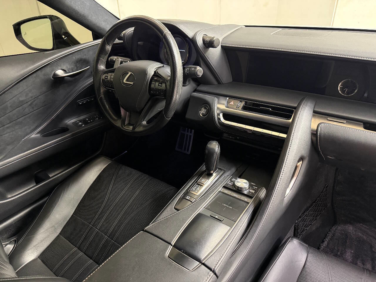 Used 2018 Lexus LC 500 Coupe w/ Touring Package image 28