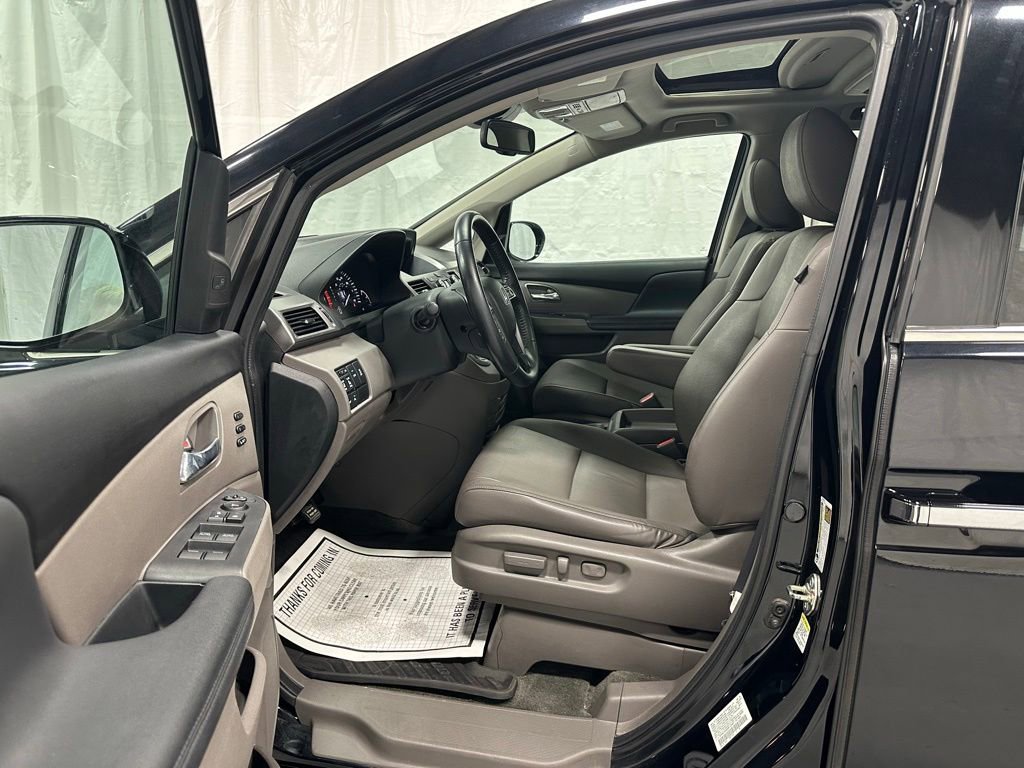 Used 2016 Honda Odyssey Touring Elite image 10