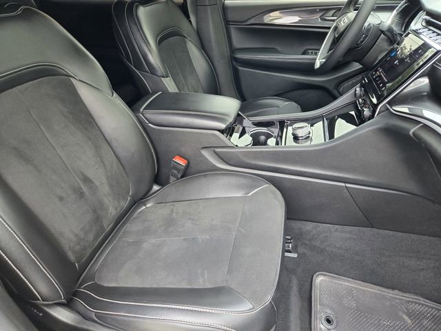 Certified 2023 Jeep Grand Cherokee L Laredo RWD image 15