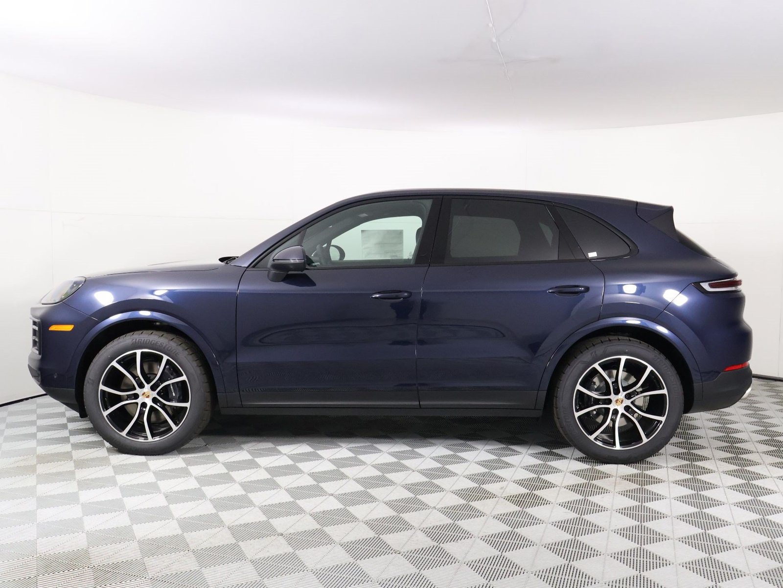 New 2026 Porsche Cayenne AWD/4WD image 2