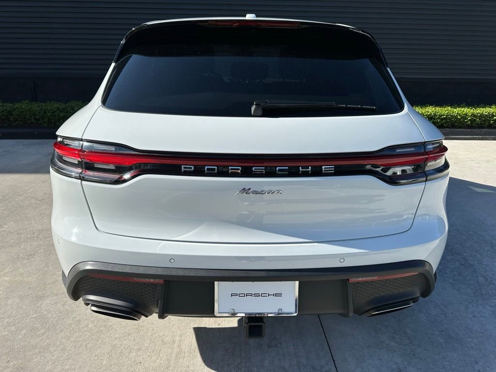 Certified 2023 Porsche Macan AWD/4WD image 12