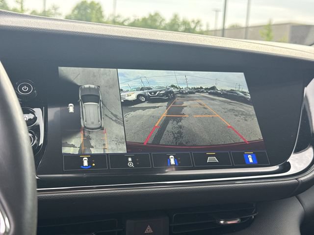 Used 2023 Buick Envision Avenir AWD/4WD image 17